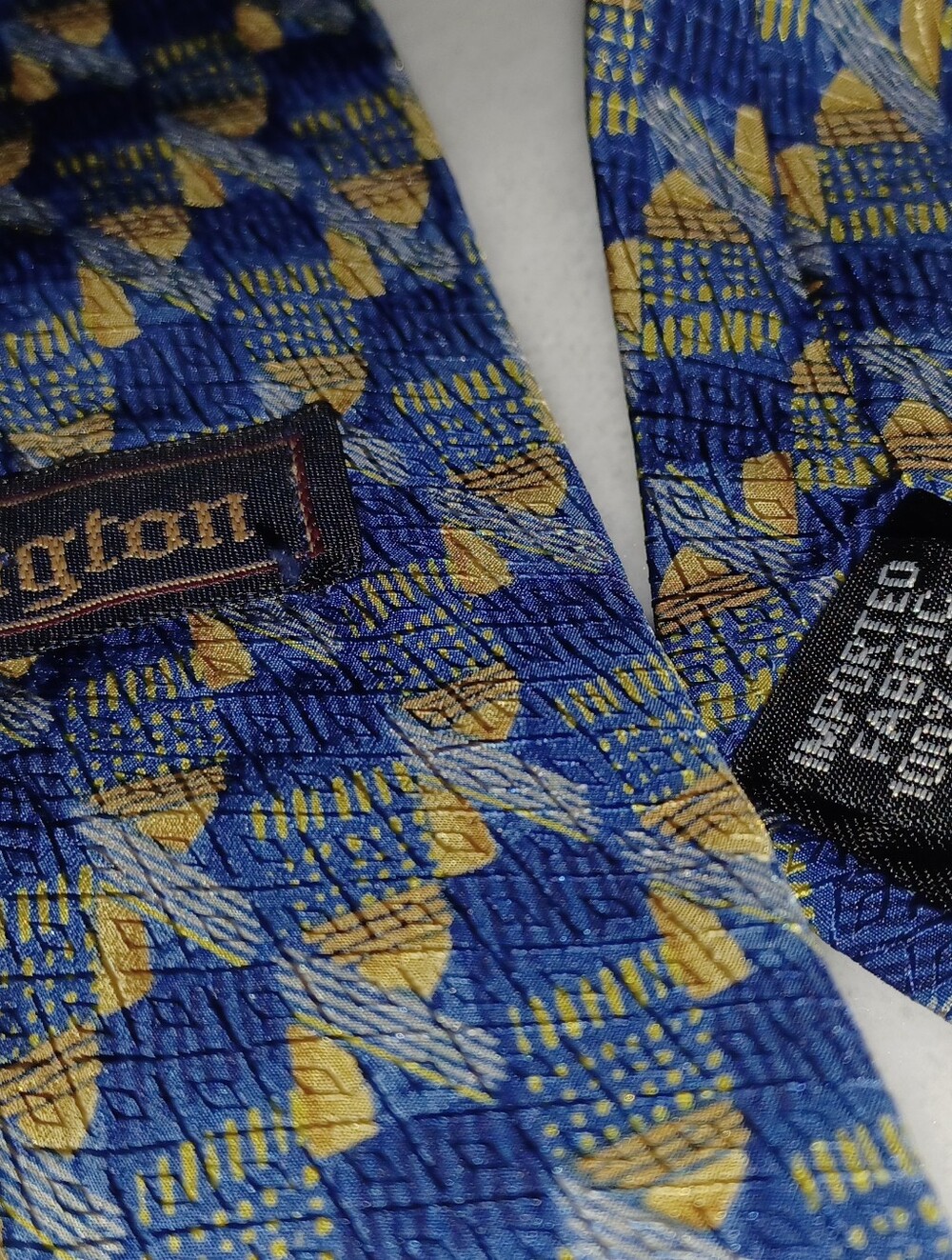 Classic Crisp Silk Blue & Gold Patterned Silk Tie by Barrington